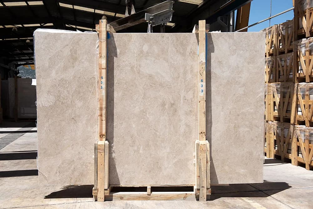 Hera Beige — üreticinin yüzey görseli